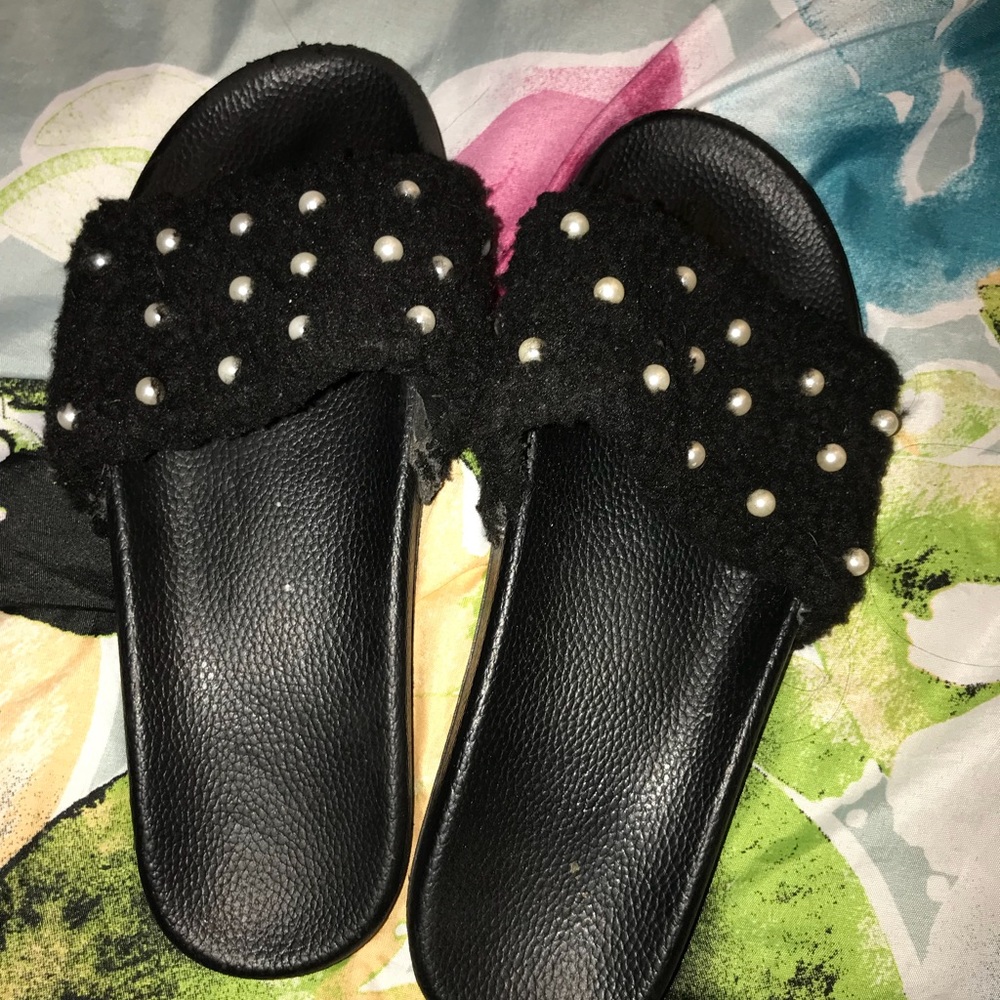 Size 11 slides